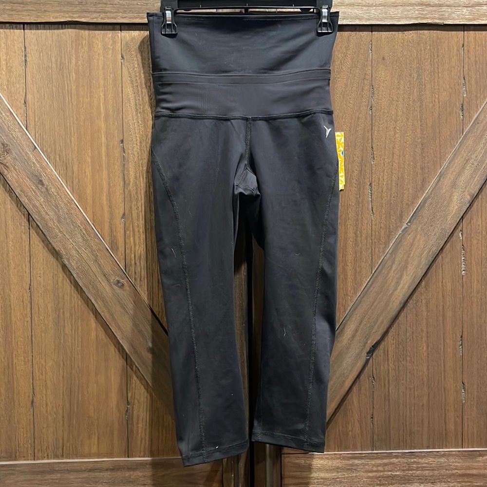 Active by Old Navy ultra high waist crop legging, S